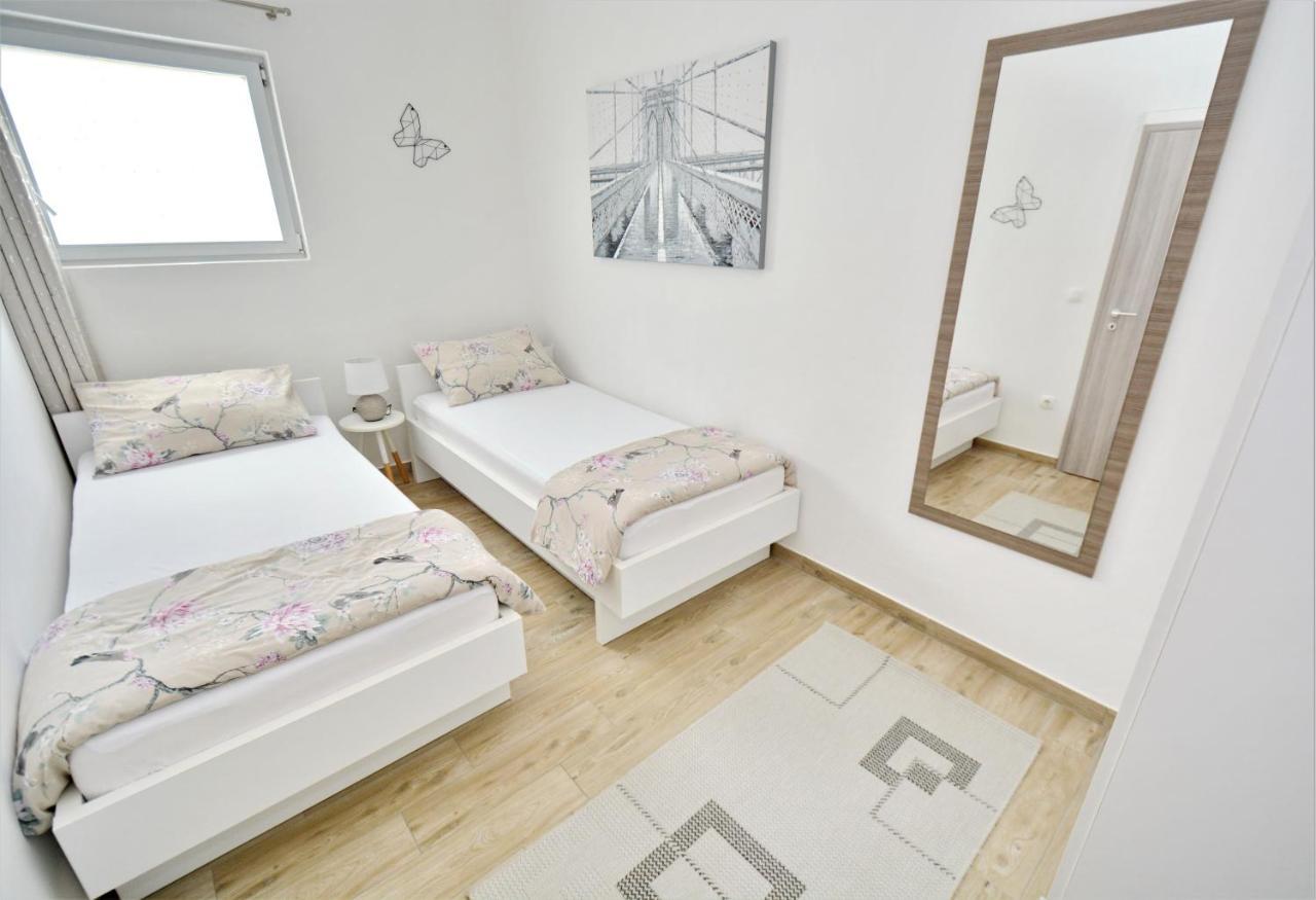 Holiday Home Paulin Obrovac Exterior foto